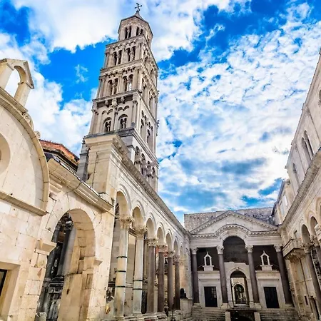 Fancy Old Town Apartament Split