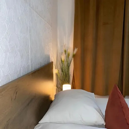 Fancy Old Town Apartman